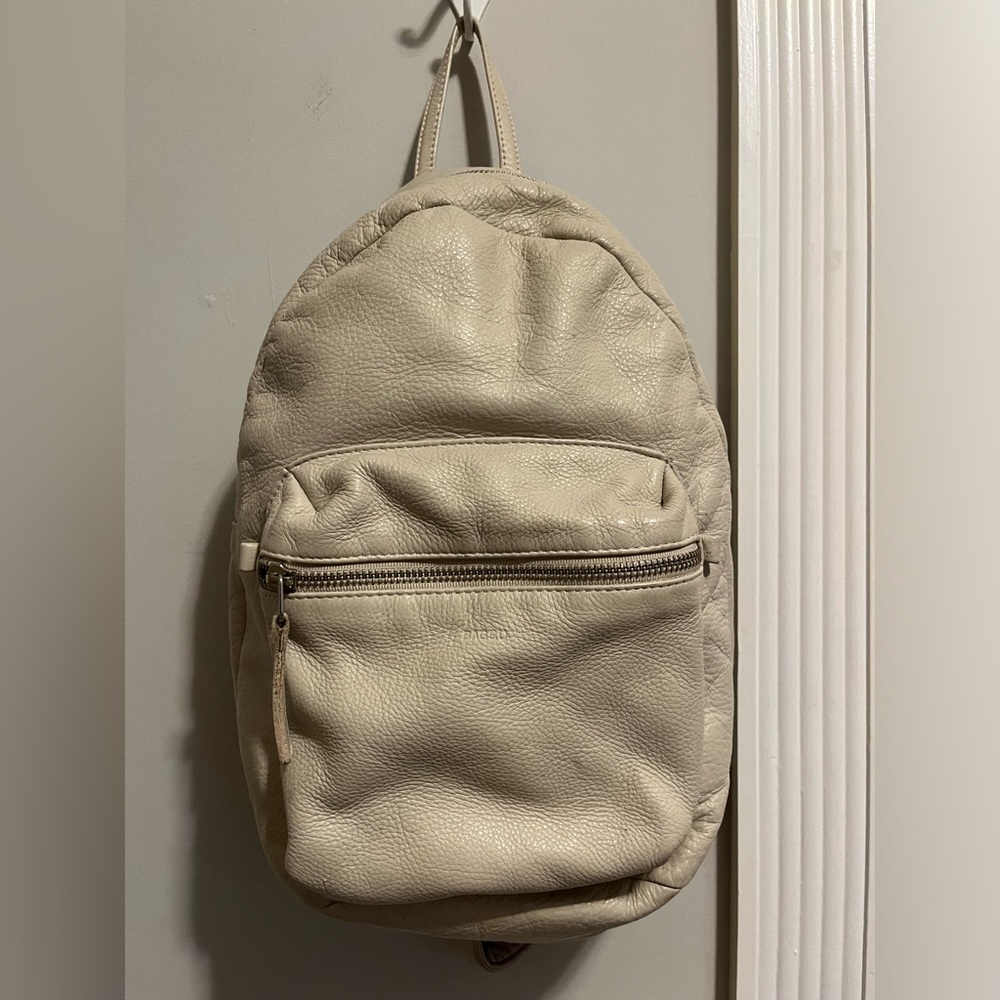 BAGGU small leather backpack